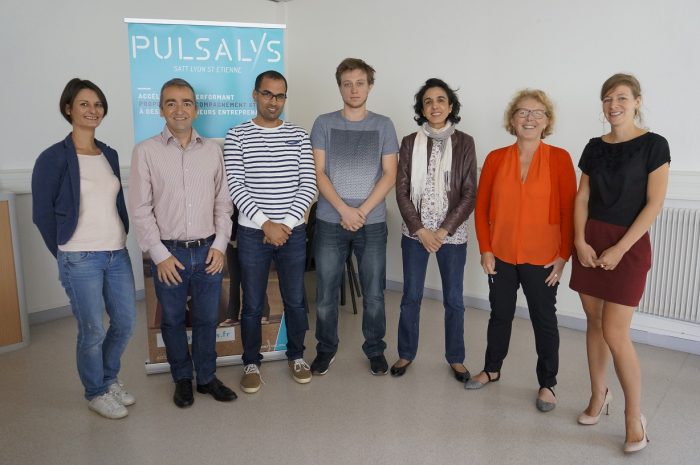 Les équipes PULSALYS et e-attract impliquées dans le projet (de gauche à droite) : Emilie Ribeiro (PULSALYS), Pierre-Yves Nury (e-attract), Louafi Bouzani (LAET), Pierre-Alexandre Kofron(e-attract), Hafida Atid (PULSALYS), Sophie Jullian (PULSALYS), et Anne-Caroline Béraud (PULSALYS).